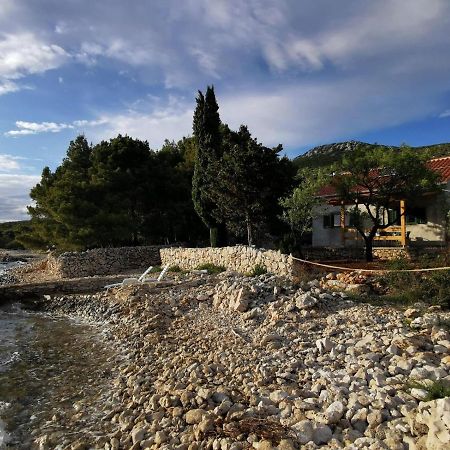 Kuca Za Odmor Obitelji Pedisic Villa Banj Eksteriør bilde